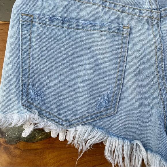 FREE PEOPLE Womens Cut Off Light Wash Crochet Denim Distressed Shorts Size 24 - Picture 5 of 8